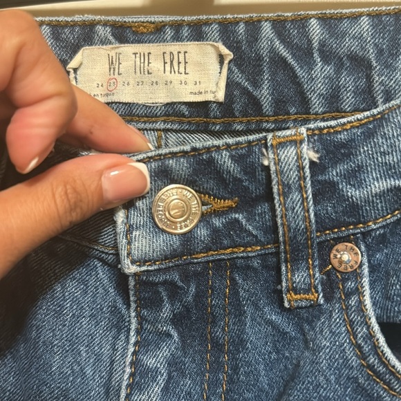 We The Free- Free People Classic Denim Blue Jeans Size 25! - Picture 3 of 9